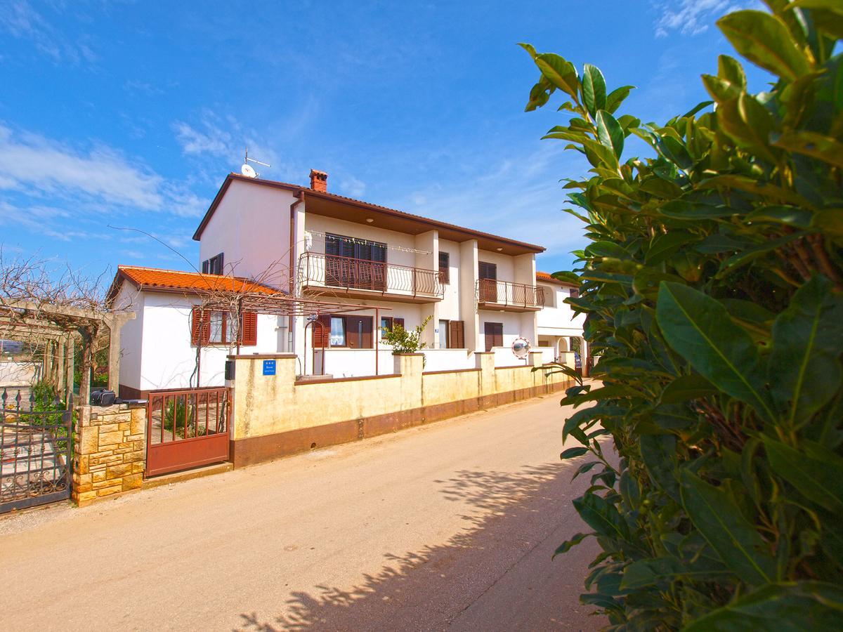 Apartments Ivan 1031 Fazana Exterior photo
